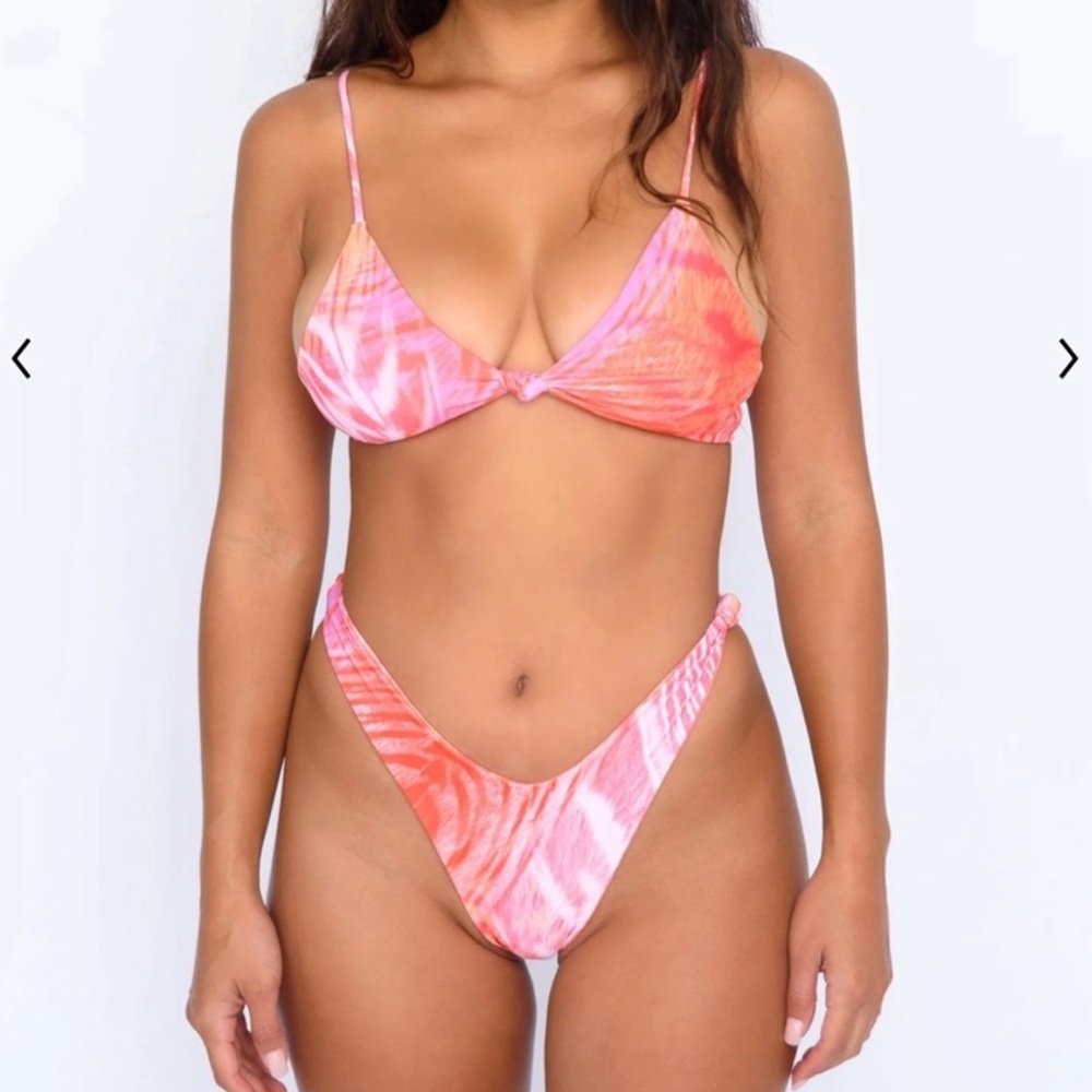 SKATIE SET. MAKAHA PRINT. NWT. SIZE MEDIUM.